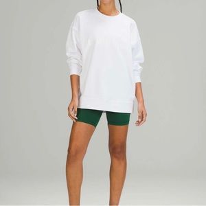 LULULEMON Perfectly Oversized Crew *Graphic
Original Retail Price: $108
Size: 8